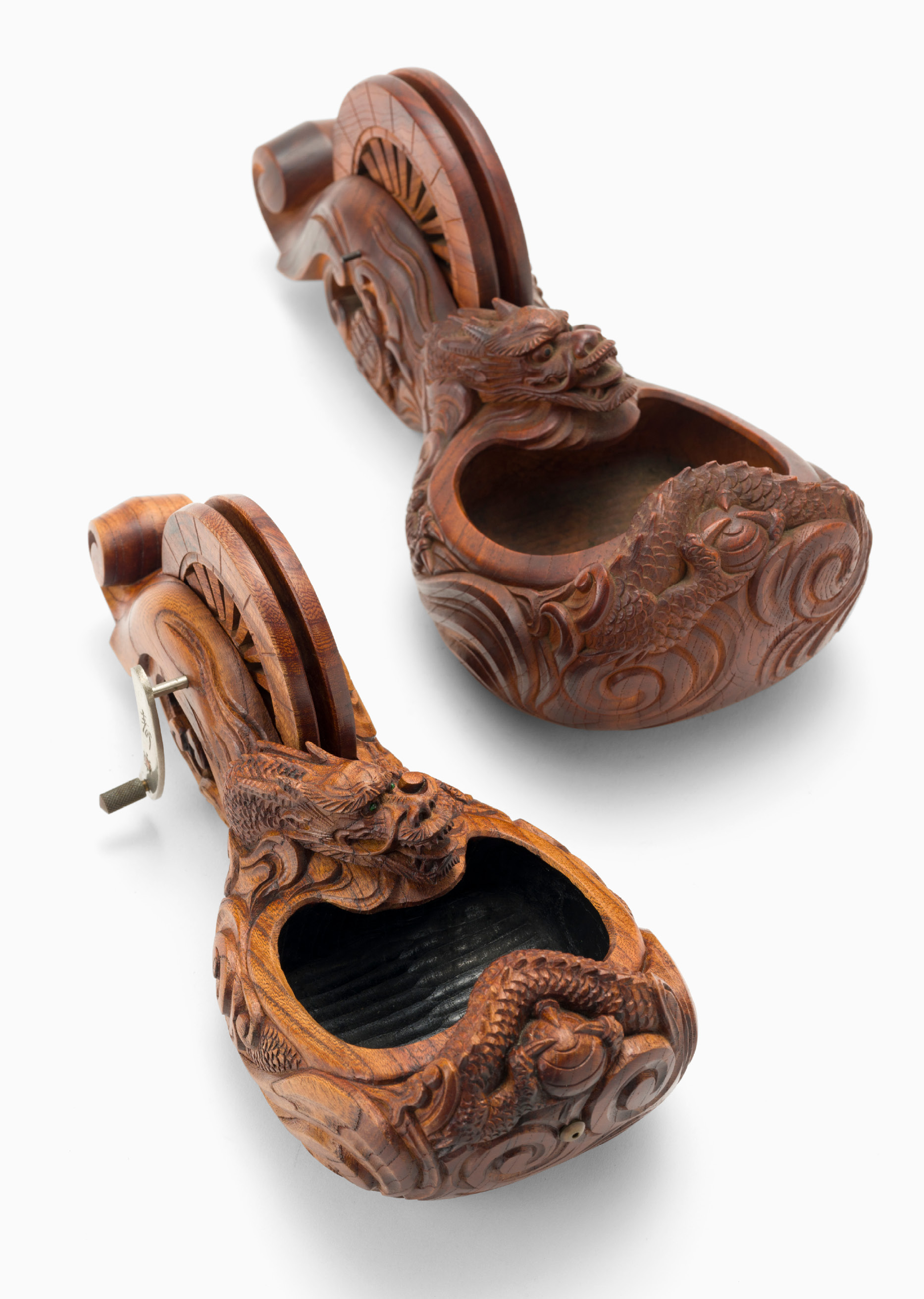 Fig.20 大墨壺「水龍」