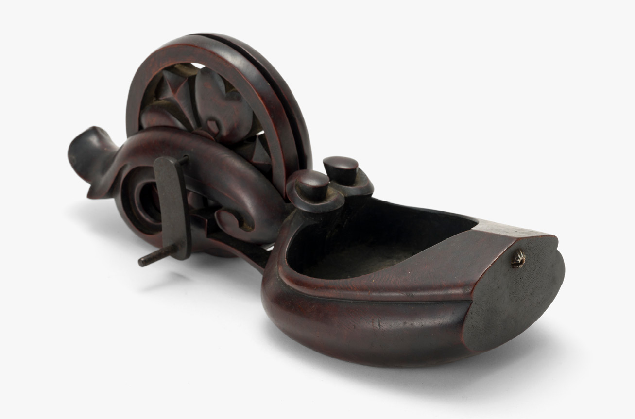 Fig.10大墨壺「先代坪金之形」